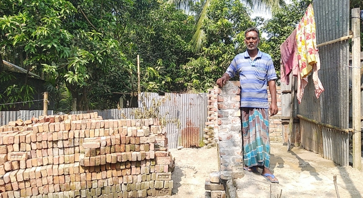 নির্মাণ কাজে বাঁধা ও হুমকির অভিযোগ  
